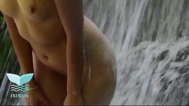 Sexy foreigner asks me to take pictures of her in the river, I end up giving her a great blowjob and having sex in the river Video